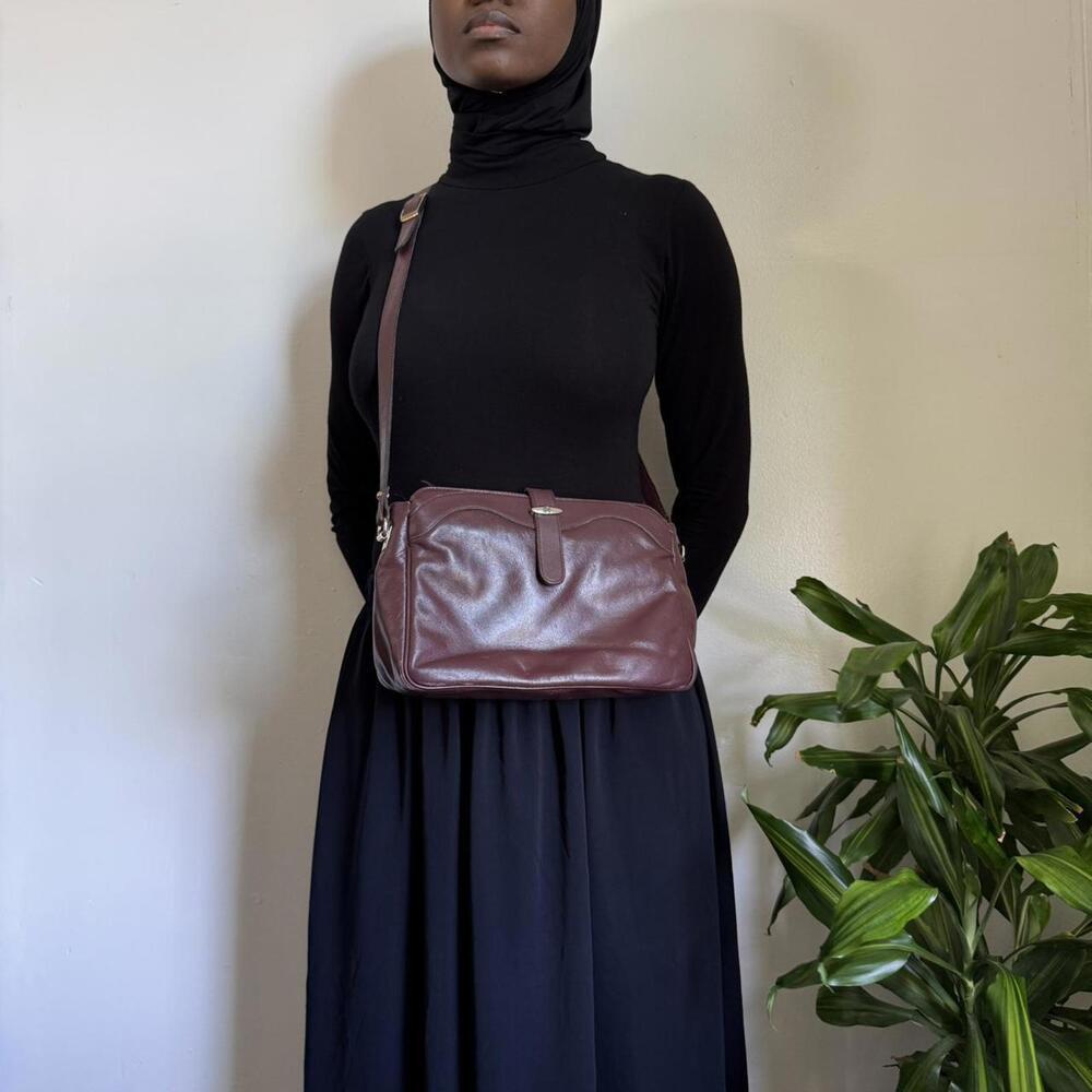 Vintage Etienne Aigner Cross body/shoulder leather bag boho coquette minimalist